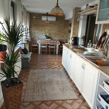 Flomar By The Sea Apartman Mangalia Kültér fotó